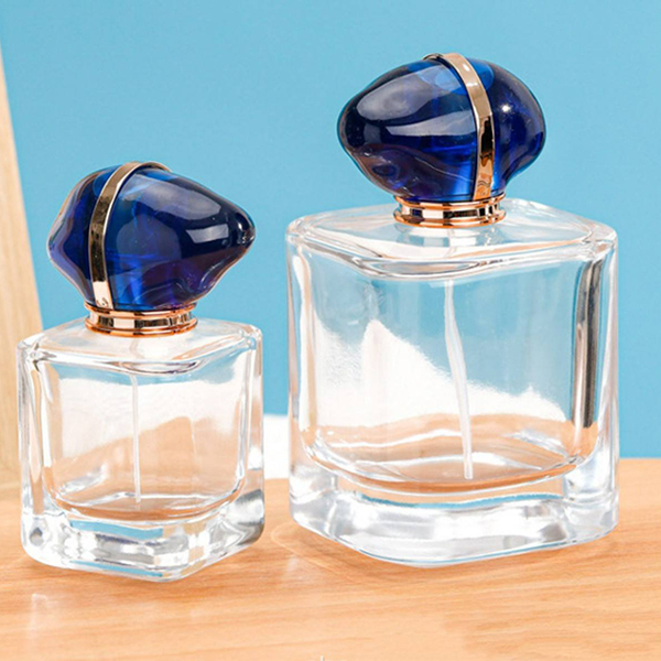 Breathtaking modrý flakon parfému