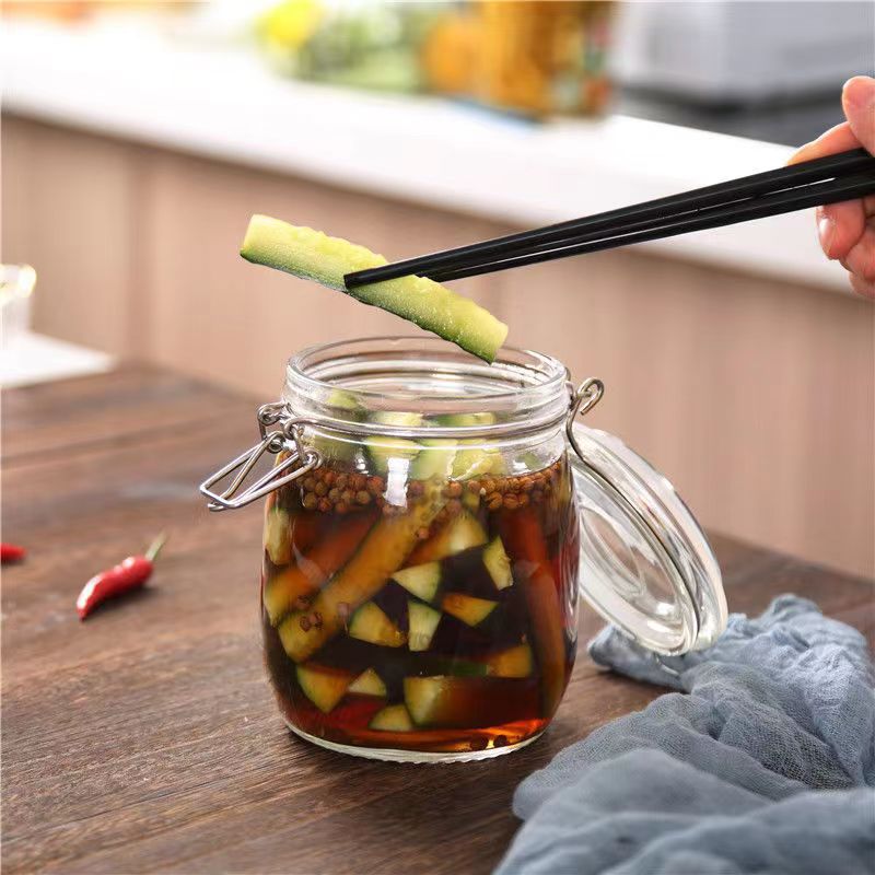 علبة تخزين بقفل