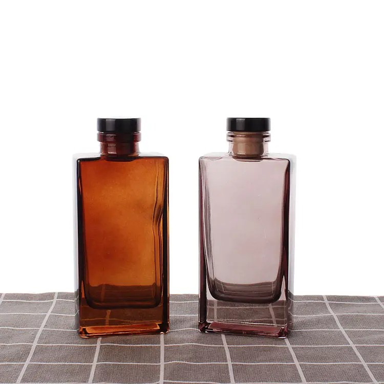 Ordne deine Küche mit schlichten und eleganten quadratischen Glasgewürzdosen