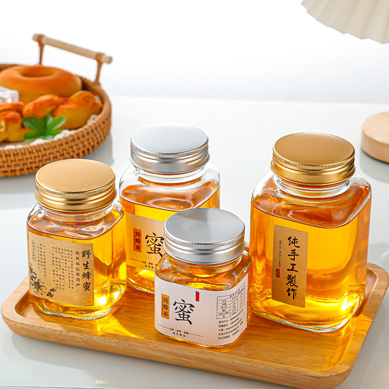 استفد من مساحة تخزين المطبخ باستخدام زجاجات تخزين زجاجية قابلة للتكدس