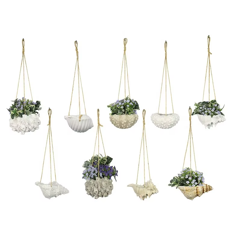 هل يمكن استخدام أواني الزهور في زخارف منزلية أخرى؟