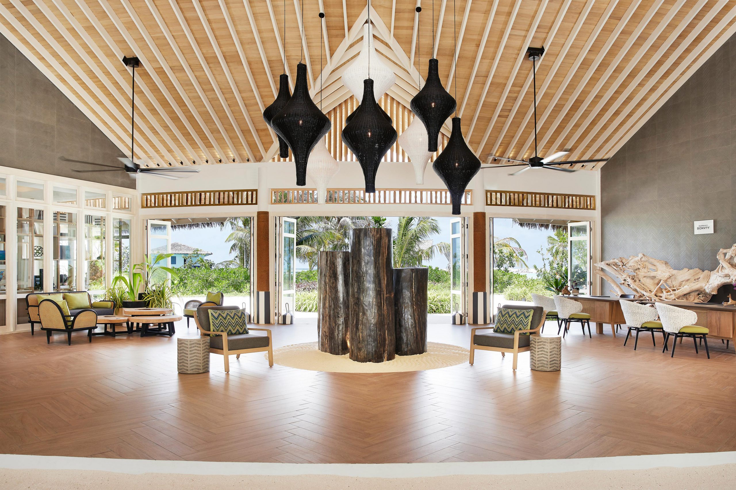 Le Méridien Maldives Resort & Spa Lobby Area