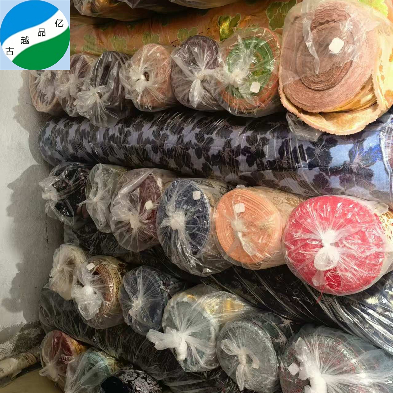 מוצרים חמים בשוק פוליאסטר Jacquard הדפסה טקסטיל במלאי עבור לבוש M-241214-9