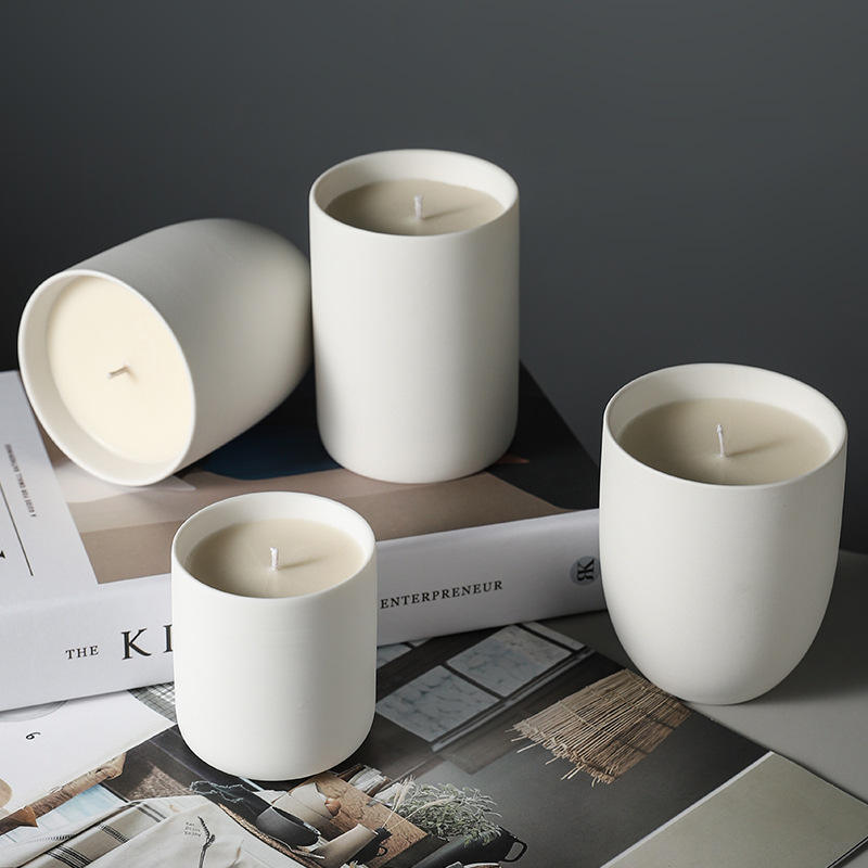 Custom Wholesale Empty Christmas Ceramic Clay Candle Vessels 10 Oz Decorative Candle Jars for Home Decoration Candles Making