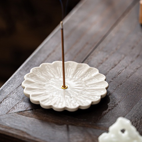 Wnętrze ceramiczne Paliwo kadzidłowe Trzymak w kształcie kwiatu Naczynko na stół Zestaw medytacyjny dla praktyk Zen i buddyjskich