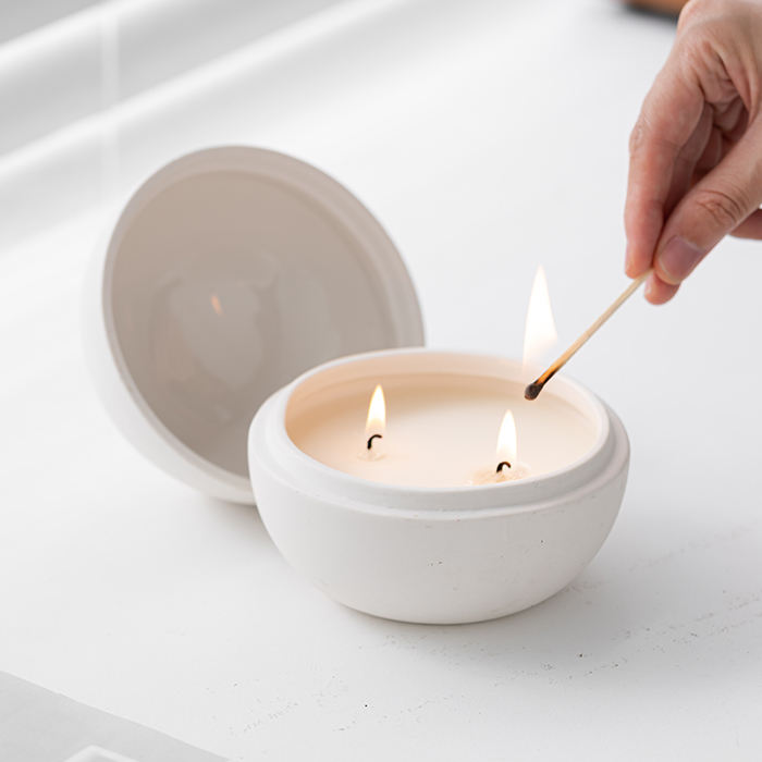 Custom Handmade Round Ball Candle Holder Matte Scented Ceramic Candle Jar for Home Decor