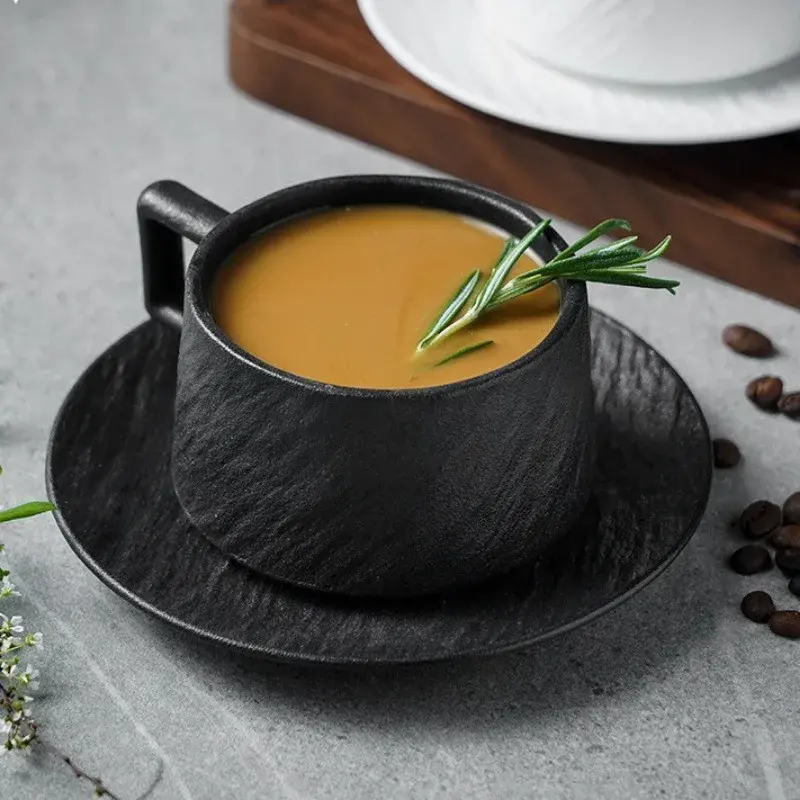 Креативная керамическая кружка для кофе Стиль Handmade глиняные чашки для чая с ручкой и блюдцем Набор фарфоровых кружек для офиса или кафе