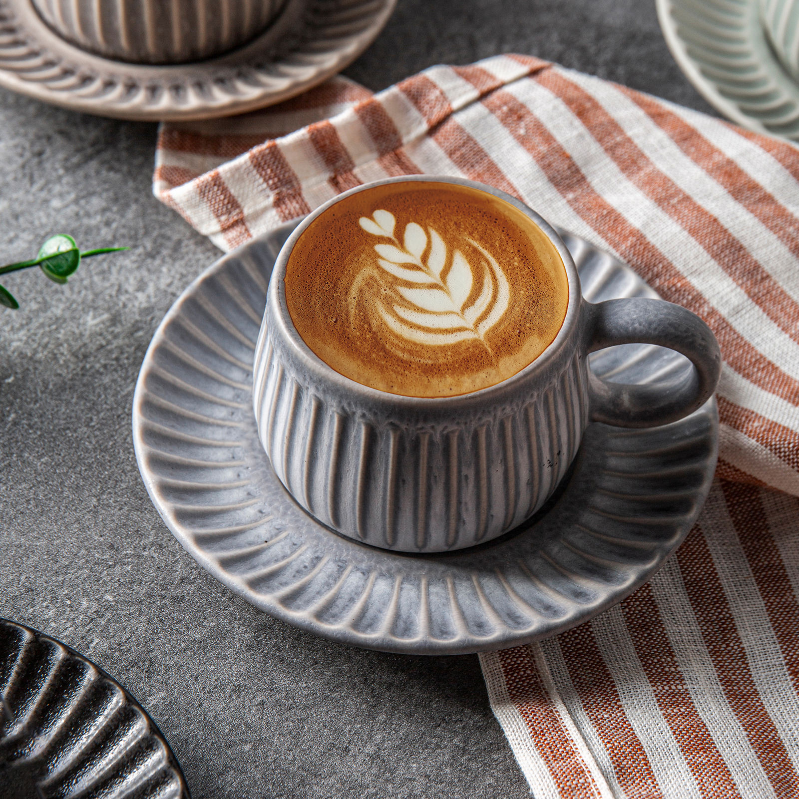 Ручная работа в японском стиле Винтажный керамический кофейный стакан с блюдцем Набор чашек для чая Глиняные кружки Тарелки