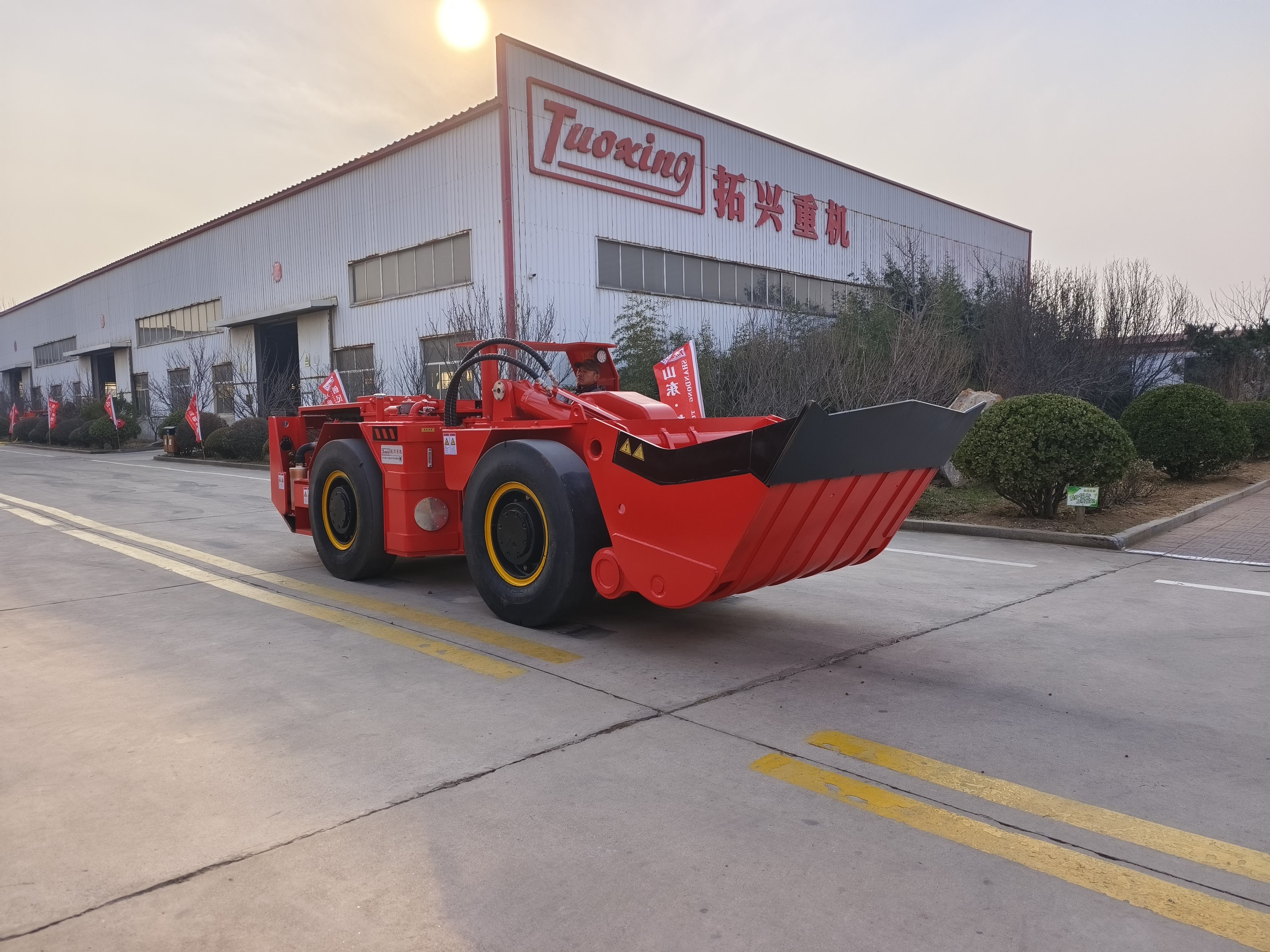 Жер астындагы жүк машиналары коопсуз казу иштерин камсыз кылууга кандай салым кошот?