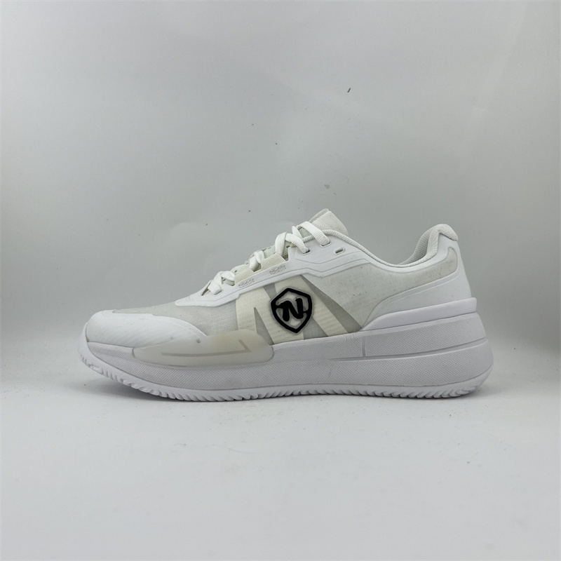 L'artigianato dei produttori di scarpe su misura in Cina