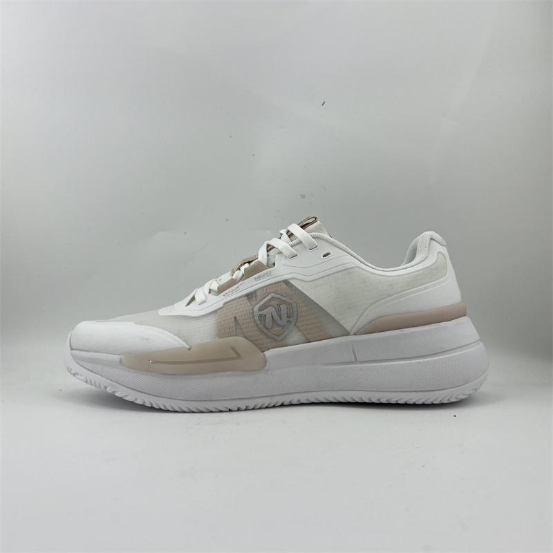 Будьте завжди на крок попереду модної гри з нашим сучасним колекціями жіночих черевичків