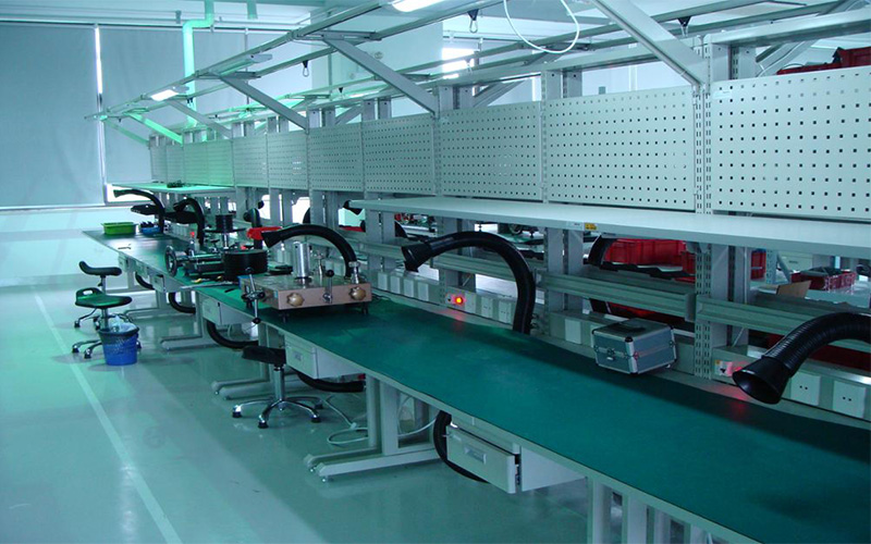 Why Distributors Should Stock Multi-Configuration ESD Workbenches