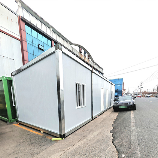 A 11 meter long house built on site, free installation and door-to-door delivery