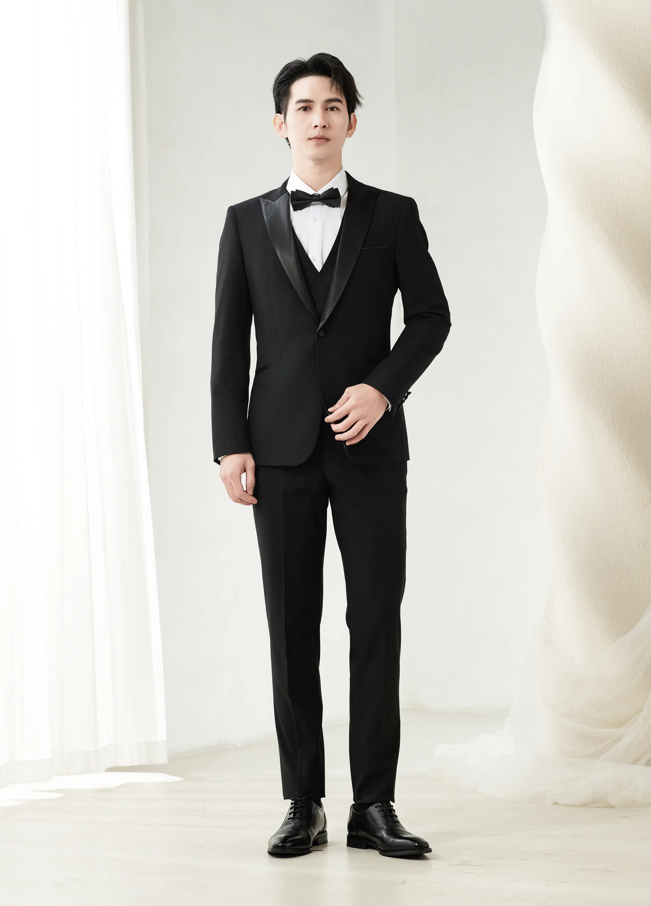 2025 Tuxedo Black  Suit 6868