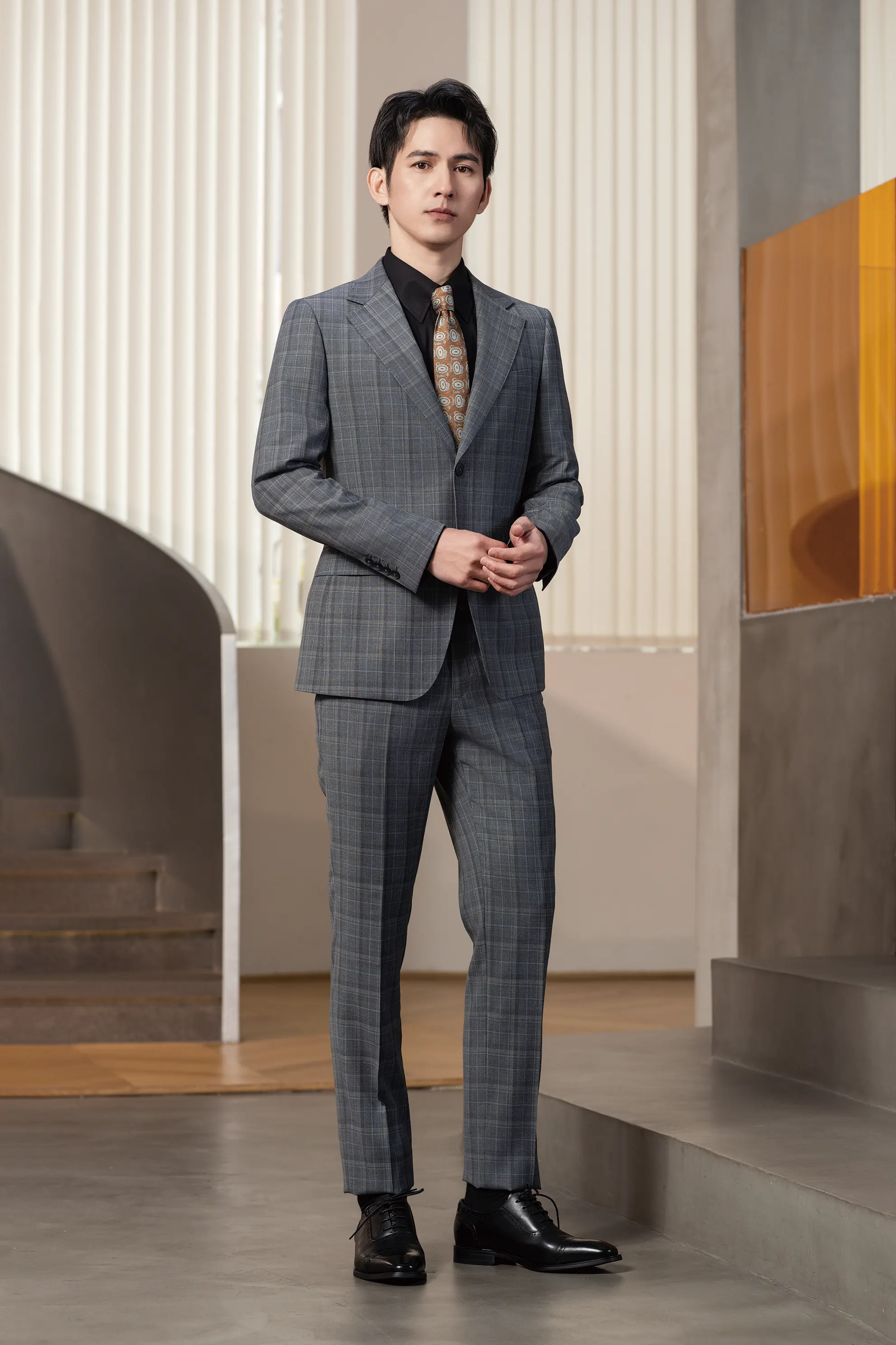 2025 Tuxedo Gray plaid  Suit  8806