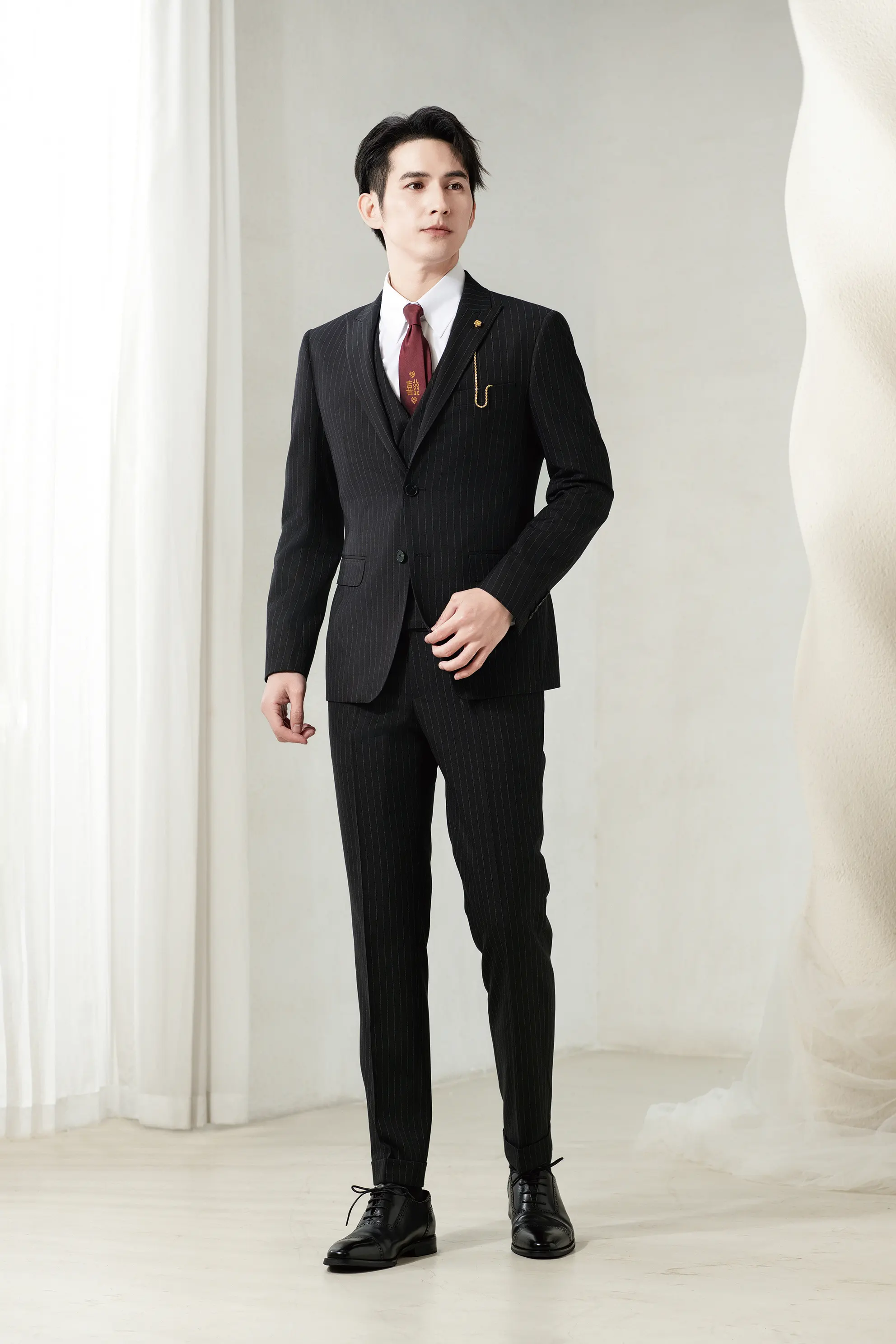 2025 TUXEDO Black Stripe SUIT 1813