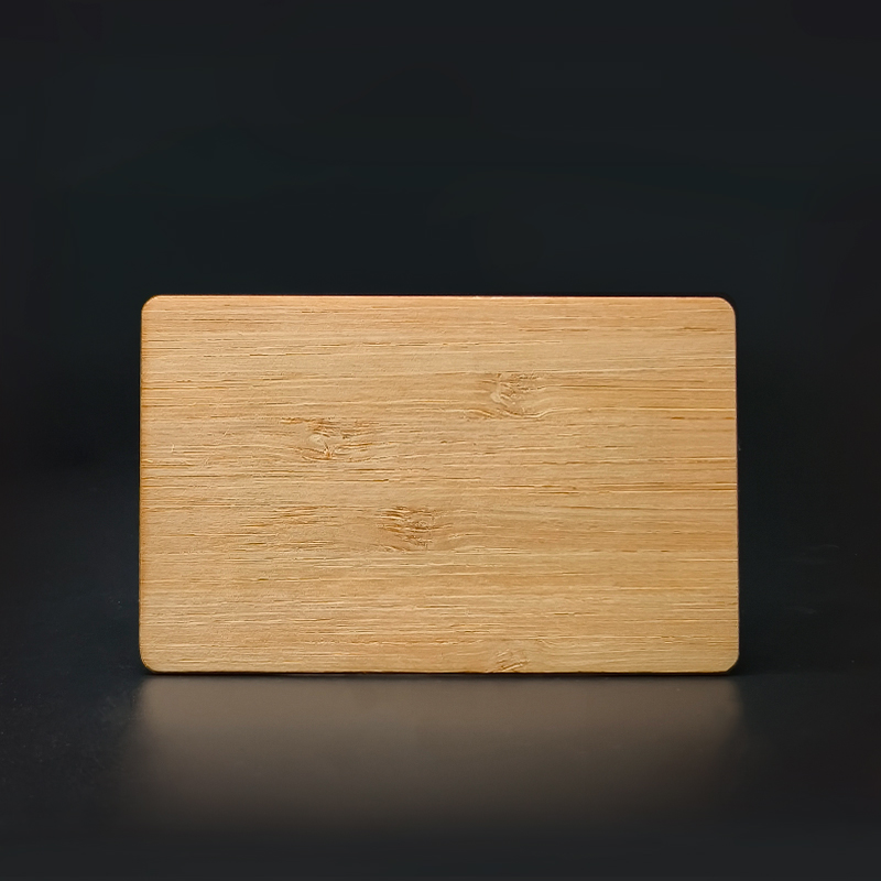 כרטיסי גישה חכמים להדפסה עם טכנולוגיית RFID 13.56Mhz עשויים מעץ, רכילים וניתנים להתאמה אישית, מתאימים לקצירת לייזר