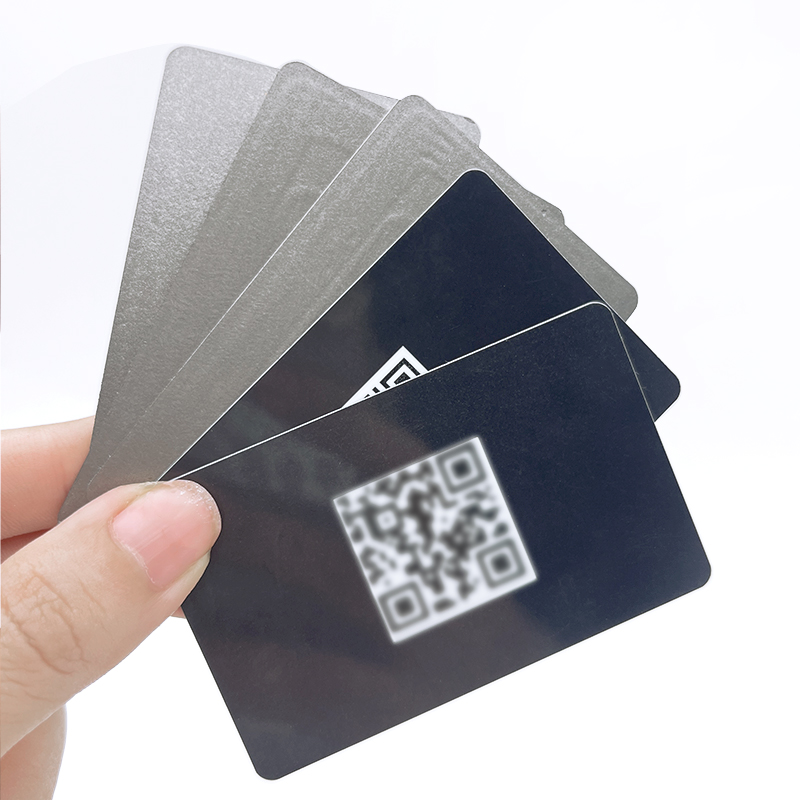 ສັ້ງໄດ້ Printable Social Media 13.56mhz Smart Digital Rfid Business Pvc Glossy Black Nfc Card