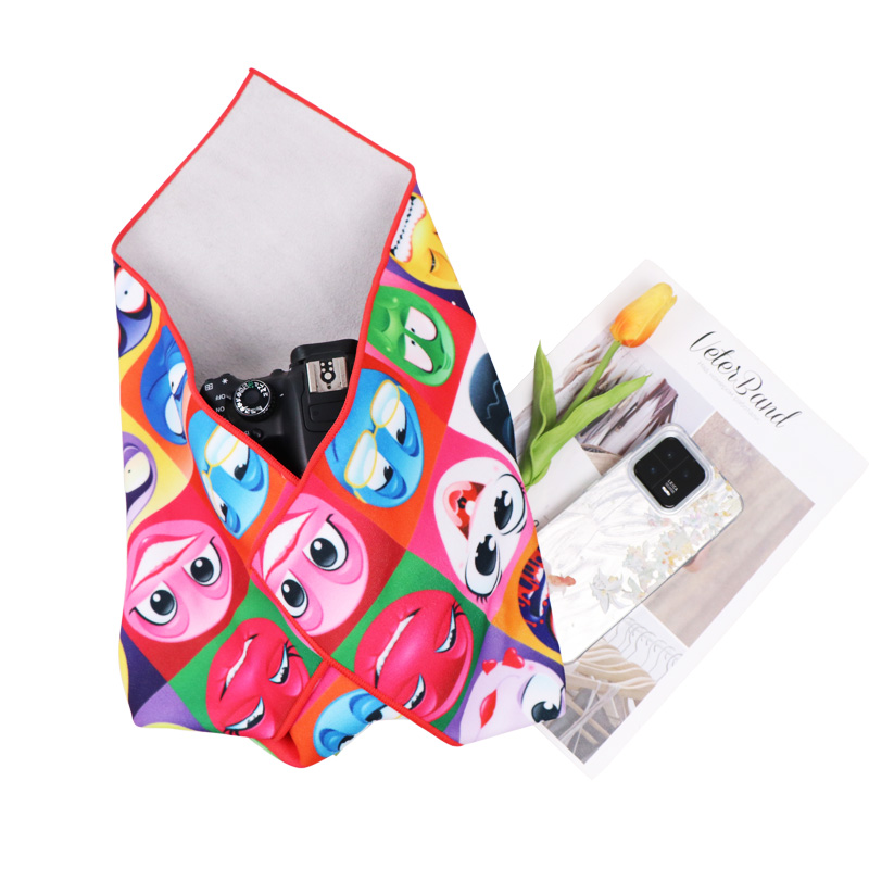 Удобна величина чини га лакшим за ношење и коришћење на путу. Идеално за путовање, камповање и активности на отвореном.