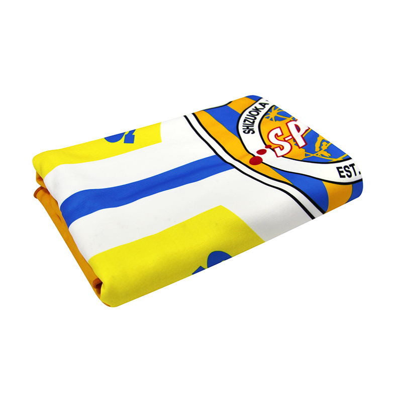 Hrubé a mäkké vlastné hromadné prikrývky pre hotely a rekreačné strediská