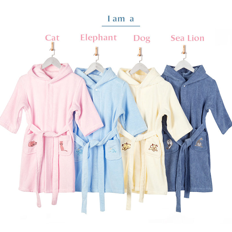 Albornoz de algodón con bordado