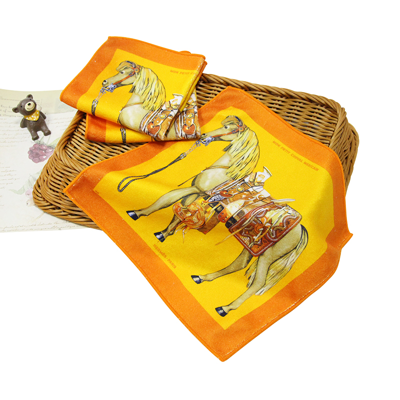 ผ้าเช็ดมือโพลีเอสเตอร์พิมพ์ลาย