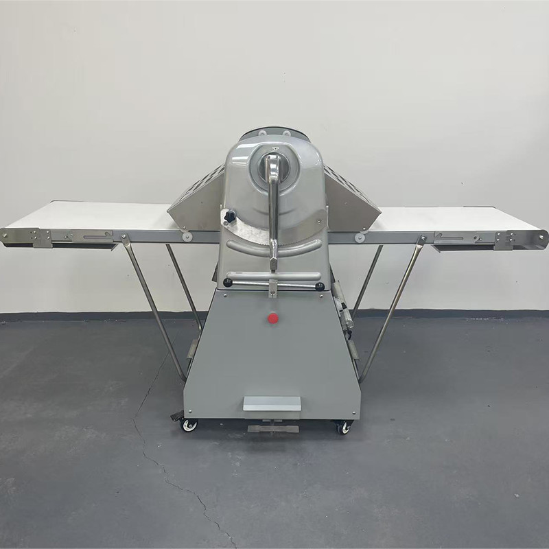 Bladdeegmasjien, vertikale Deense broodmasjien, pastamasjien, deegblaarmasjien, baktoerusting, bladdeegmasjien vir kommersiële gebruik