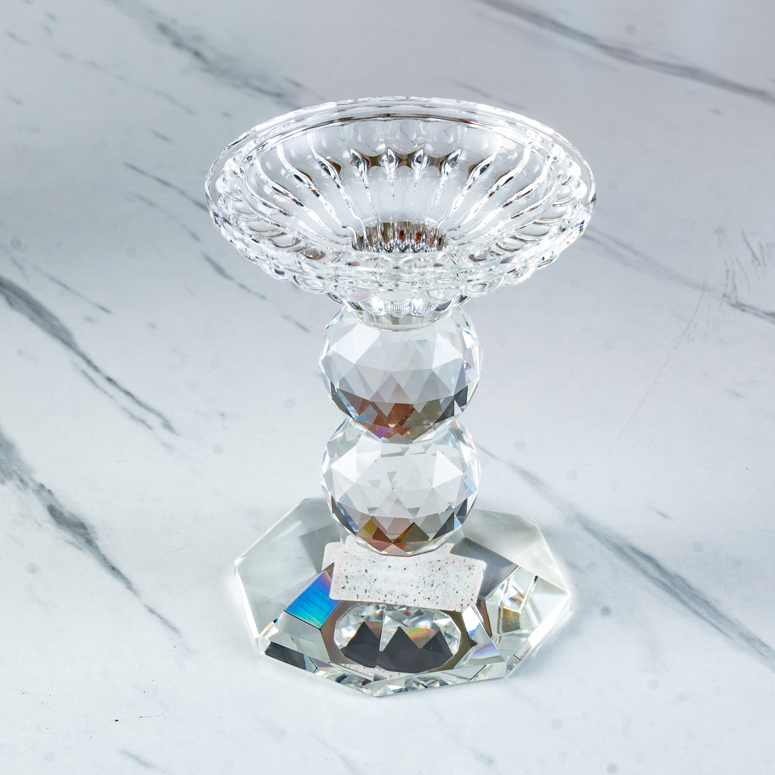 Smallbridge Crystal specializes in wholesale luxury crystal candle holders, furniture ornaments, creative gifts, high-end customization