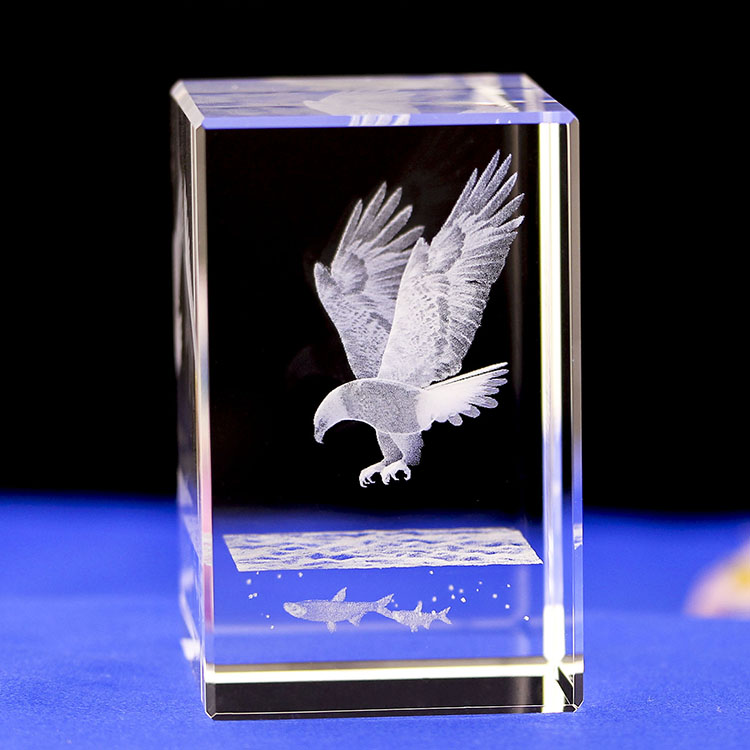 Crystal crafts with 3d laser engraving eagle and fish for souvenir