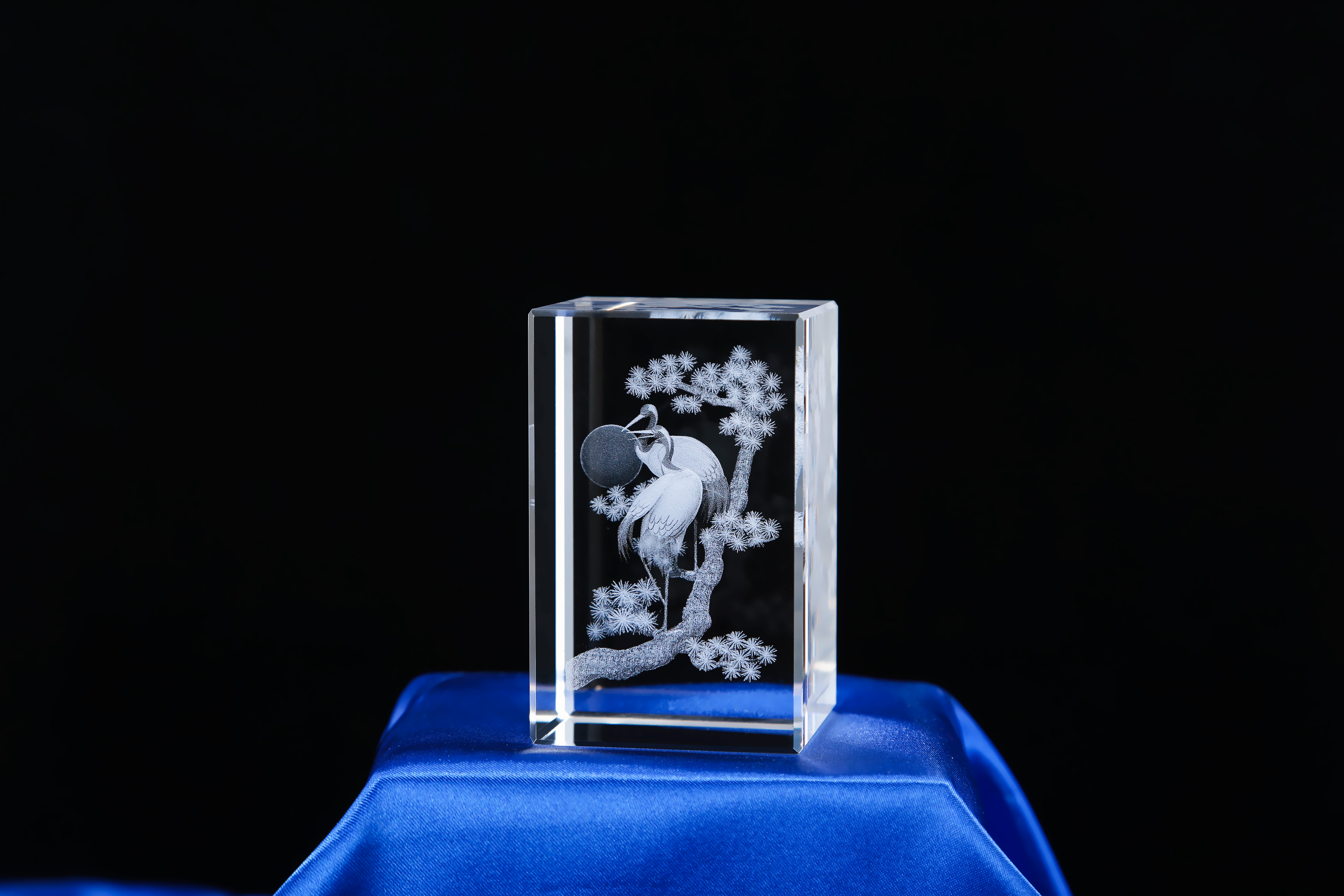 Laser Engraved Crane Birds Gifts 3d Laser Crystal Etched Animal Glass Cube