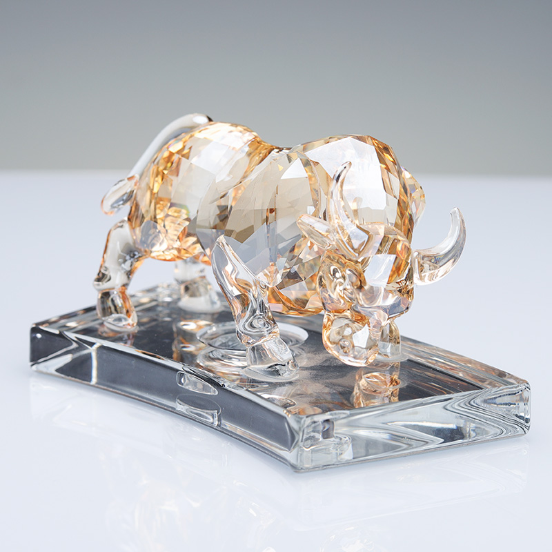  Crystal handicrafts, gifts for the Chinese zodiac sign of the Ox, and high-end, atmospheric, cute, and vivid living room decorations