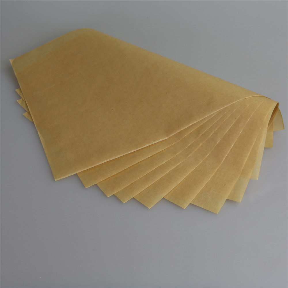 Hoitaa näytelmä vihreästä leipomisesta ja tervehdi kuvioitunut pirkka-papperi.