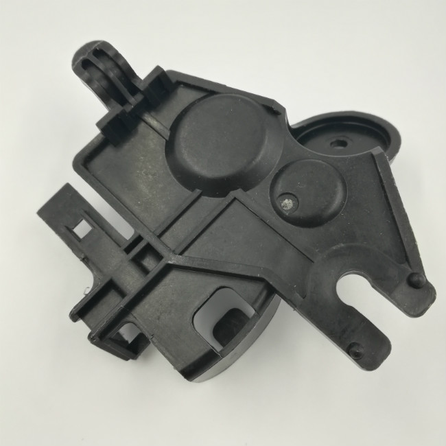 How do advancements in plastic molding technology improve product design and efficiency?