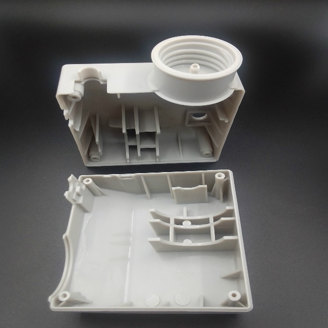What are the different types of plastic molding processes?