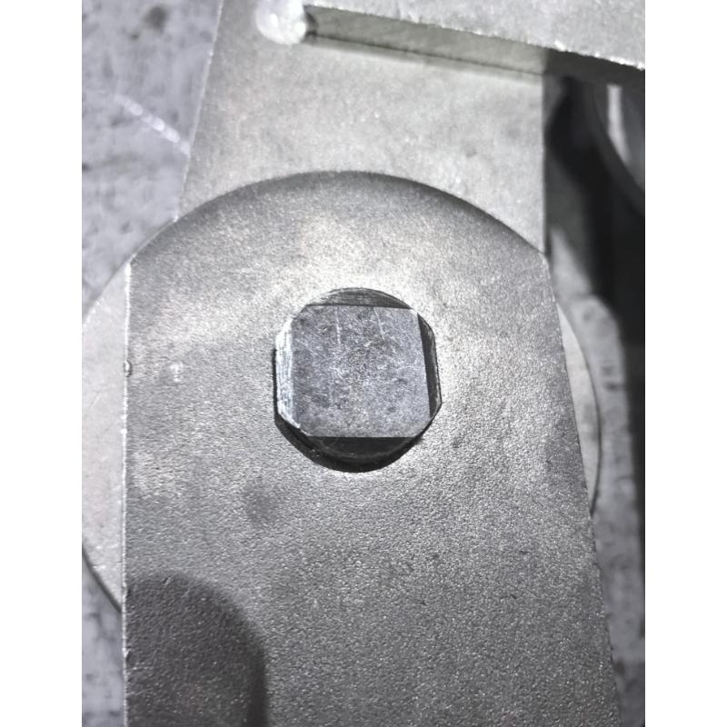 Kaj loči kovinske verige s ploščami iz nerjavnega jekla od drugih vrst transportnih verig