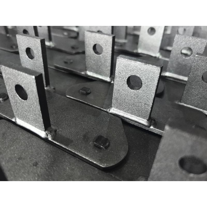 กระบวนการเชื่อมที่แม่นยำซึ่งรับประกันคุณภาพและประสิทธิภาพของโซ่โรงงานเหล็ก