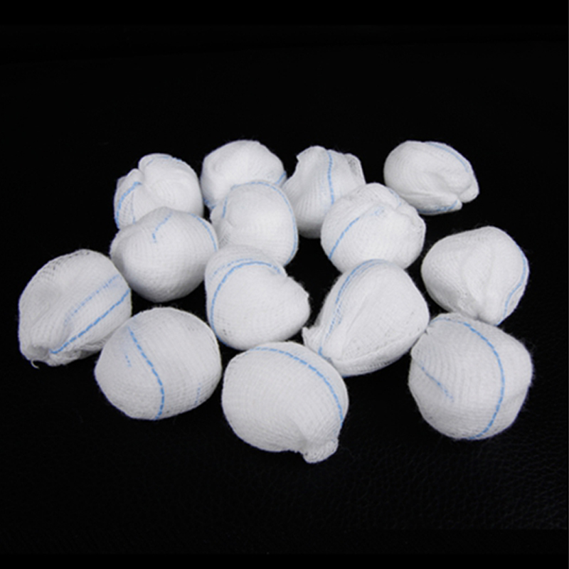 Болница користи медицинску куглицу од памучне газе