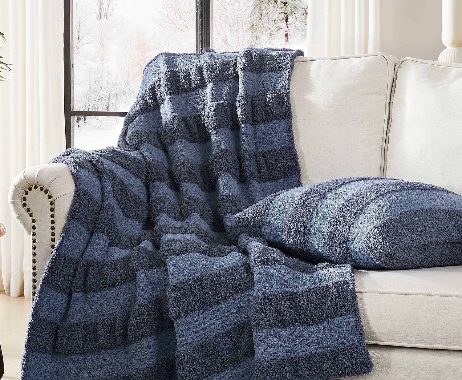 Izkušajte najvišjo raven topline in vrhunsko kakovost z našimi najbolje ocenjevanimi kompleti odej