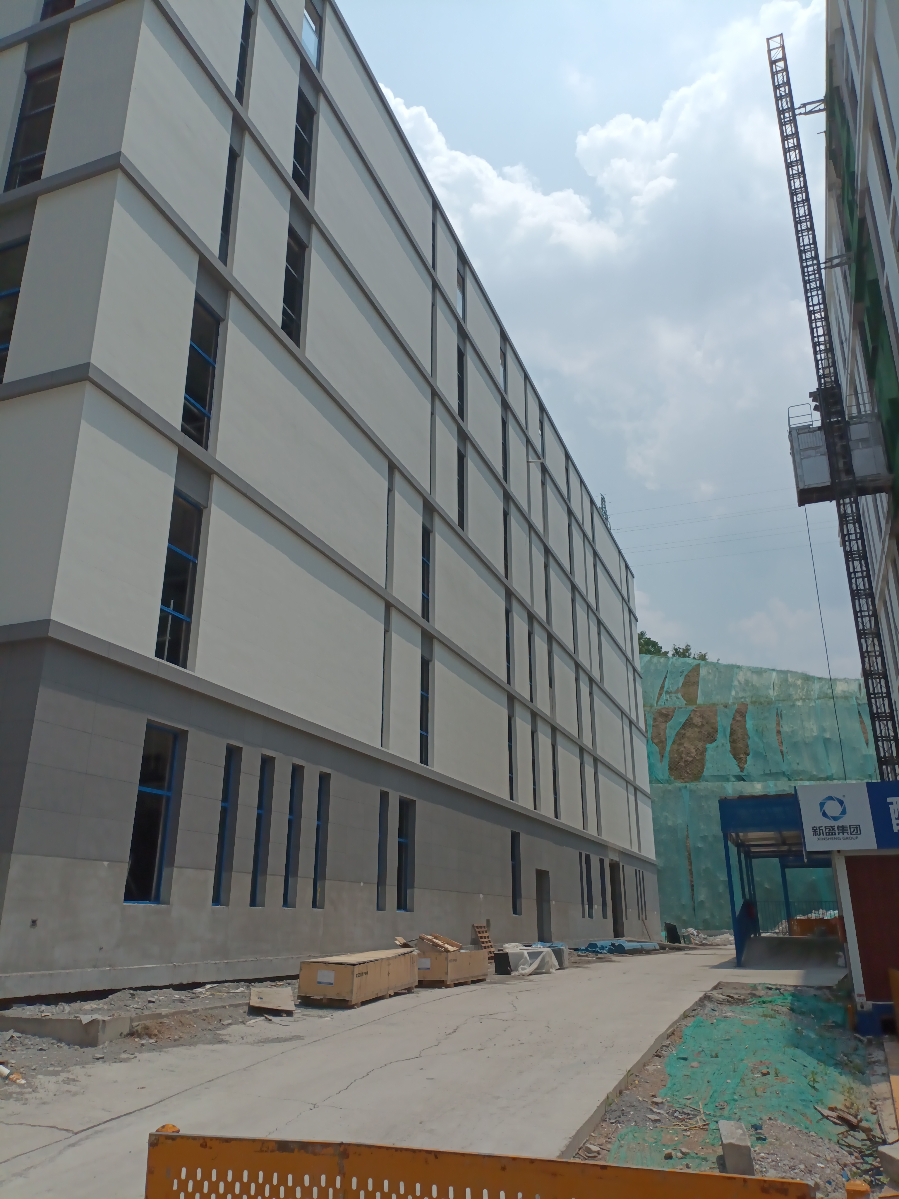 One piece is worth multiple jobs! JustOne flexible stone achieves the integration of commercial building exterior wall tiling, waterproofing, and decoration