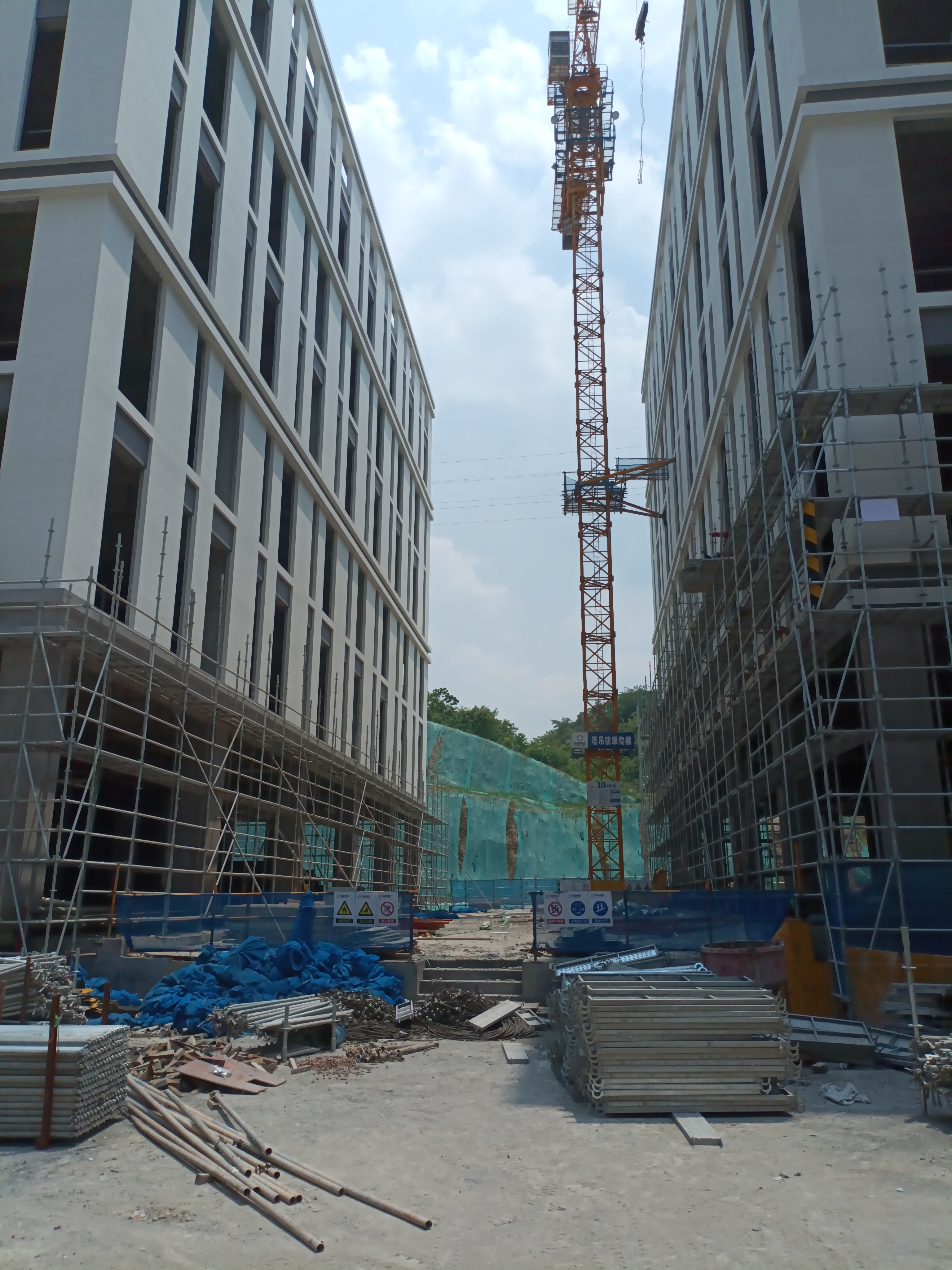 From construction site to landmark: How JustOne flexible stone can help commercial building exterior walls achieve quick and meticulous work?
