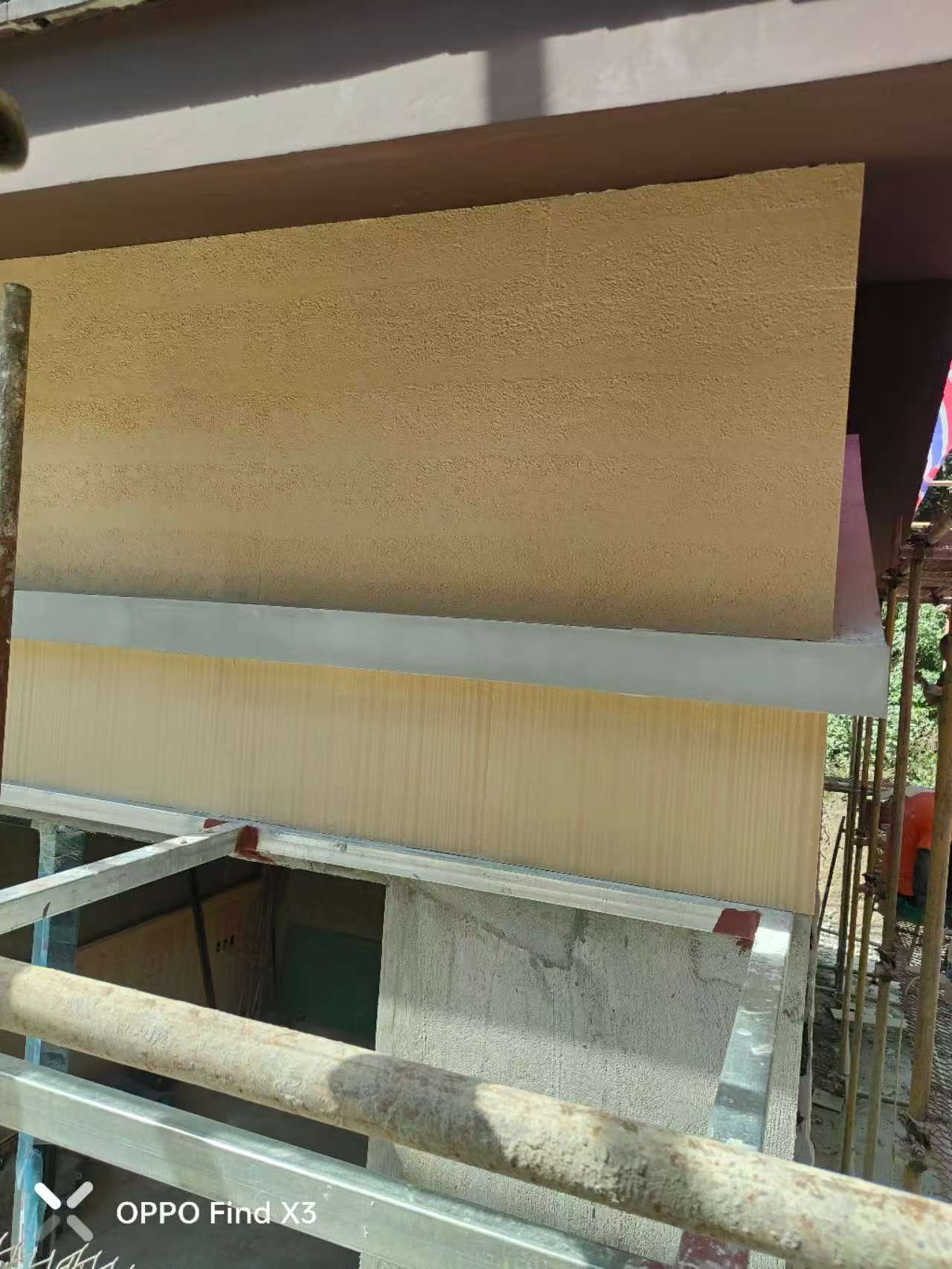 Natural fishing begins with the exterior wall: JustOne flexible stone creates an exclusive 