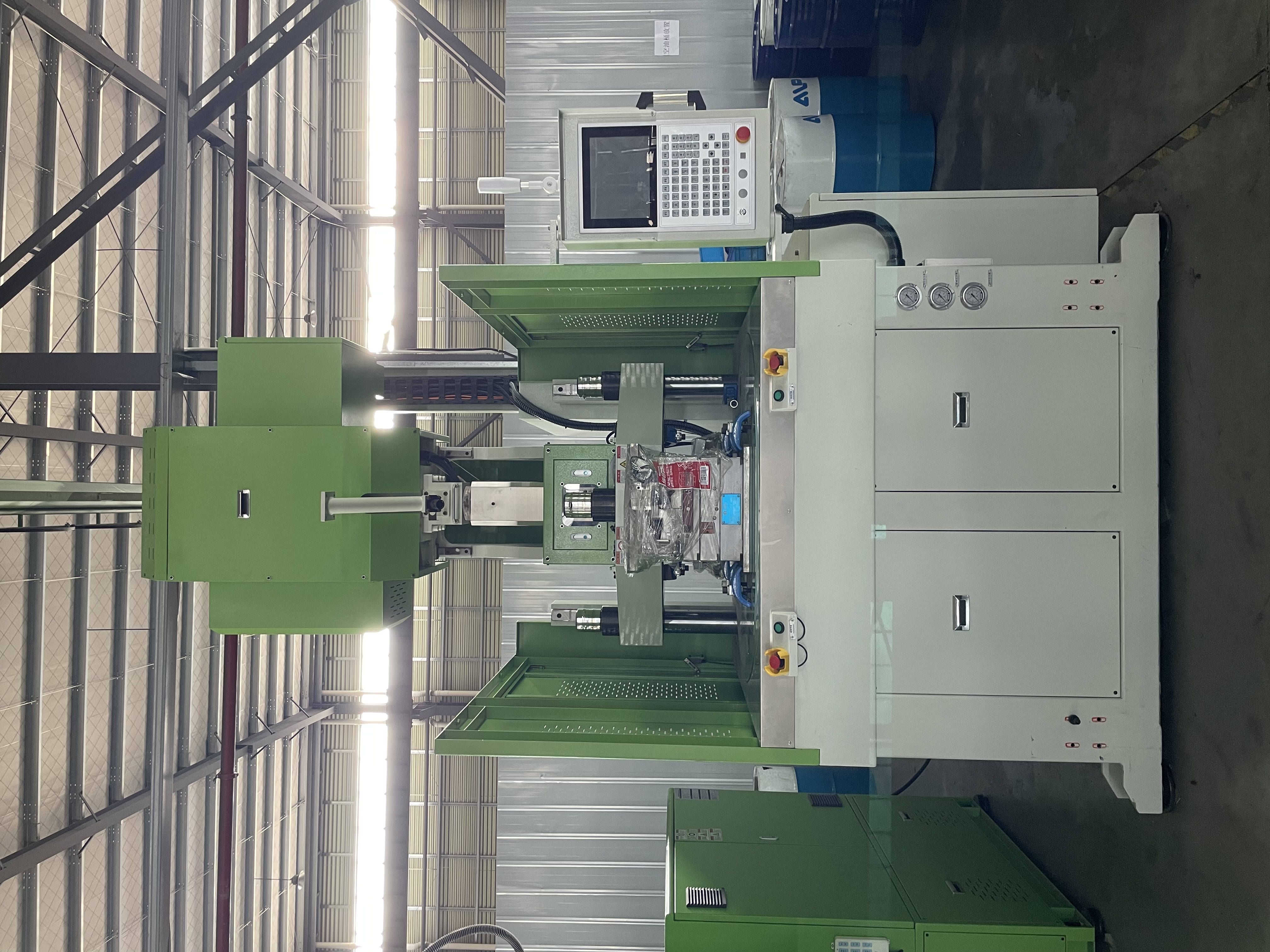 hybrid injection molding machine vertical injection molding machine