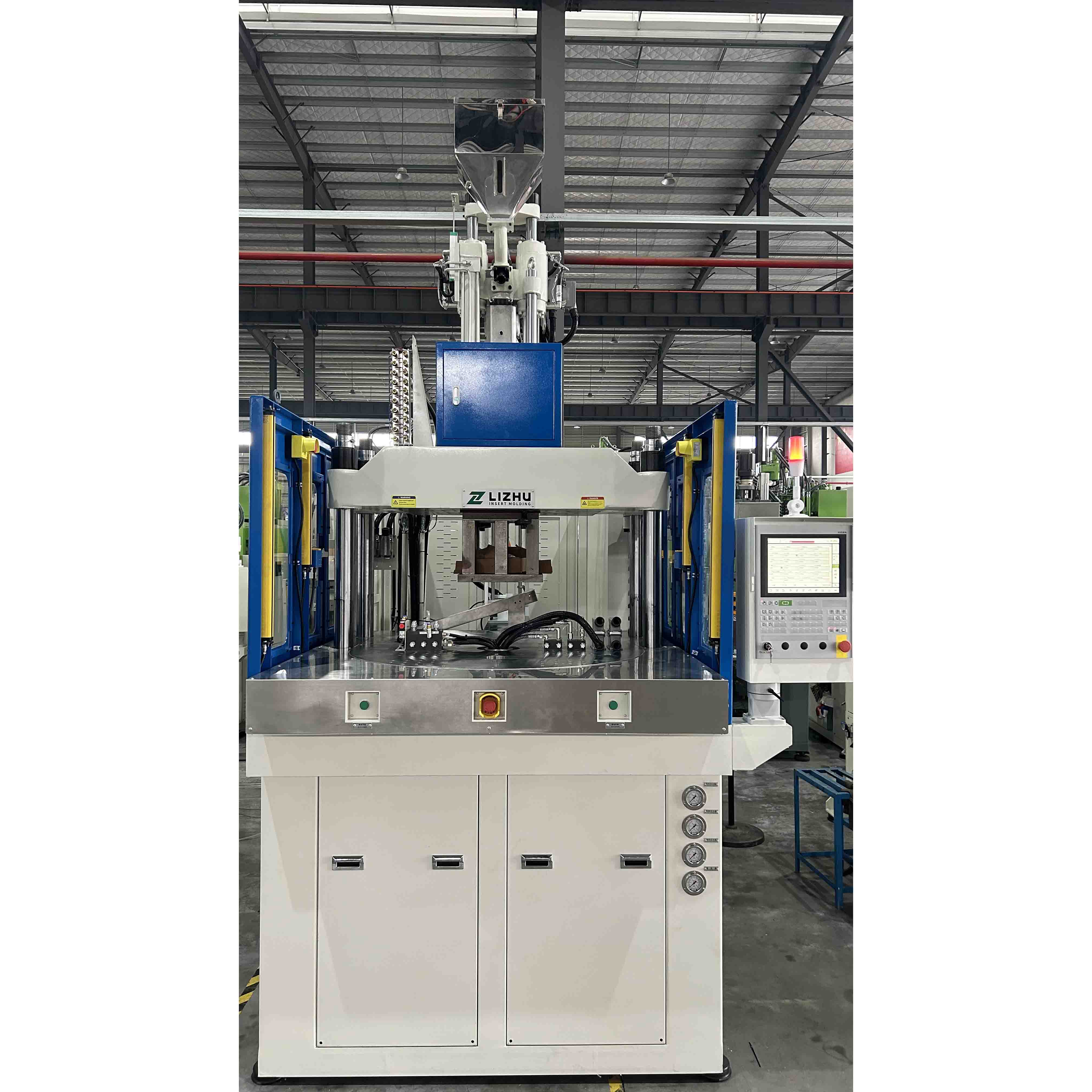 Memenuhi Standar Kualitas Tinggi dengan Pencetakan Injeksi di Industri Otomotif