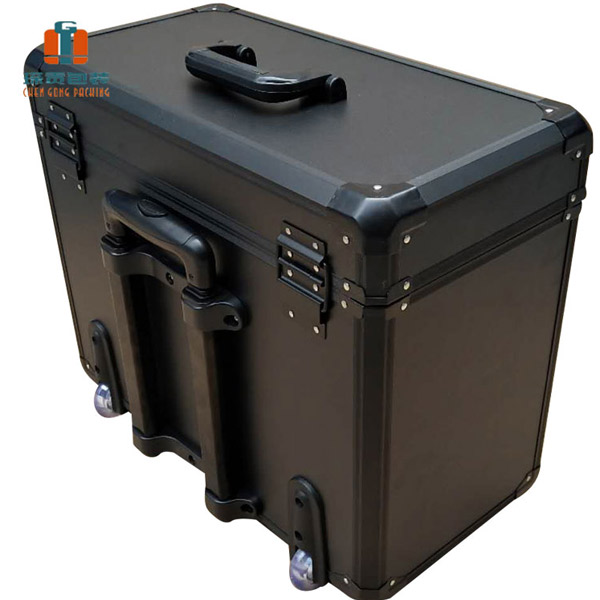 Socraigh do Ghuitár ó Mheangaireacht le Cás Iompair Dearfach