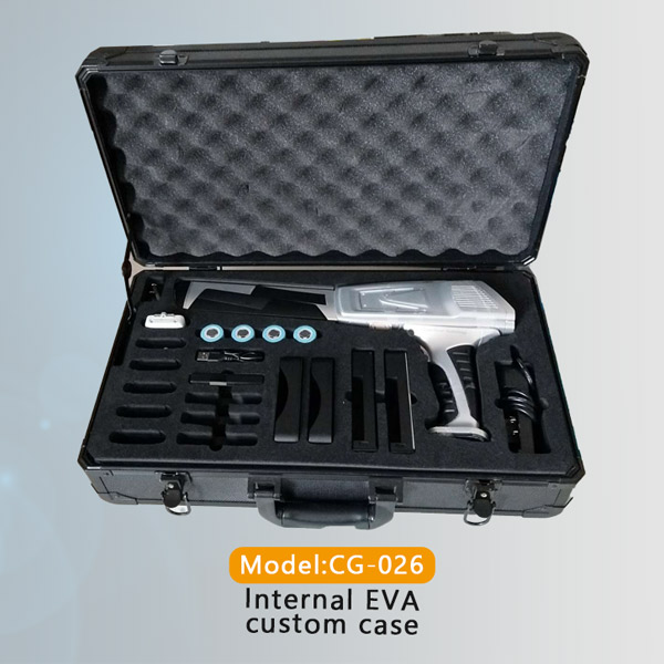 مرتب کردن کلارینت و لوازم جانبی با یک کیس سفارشی