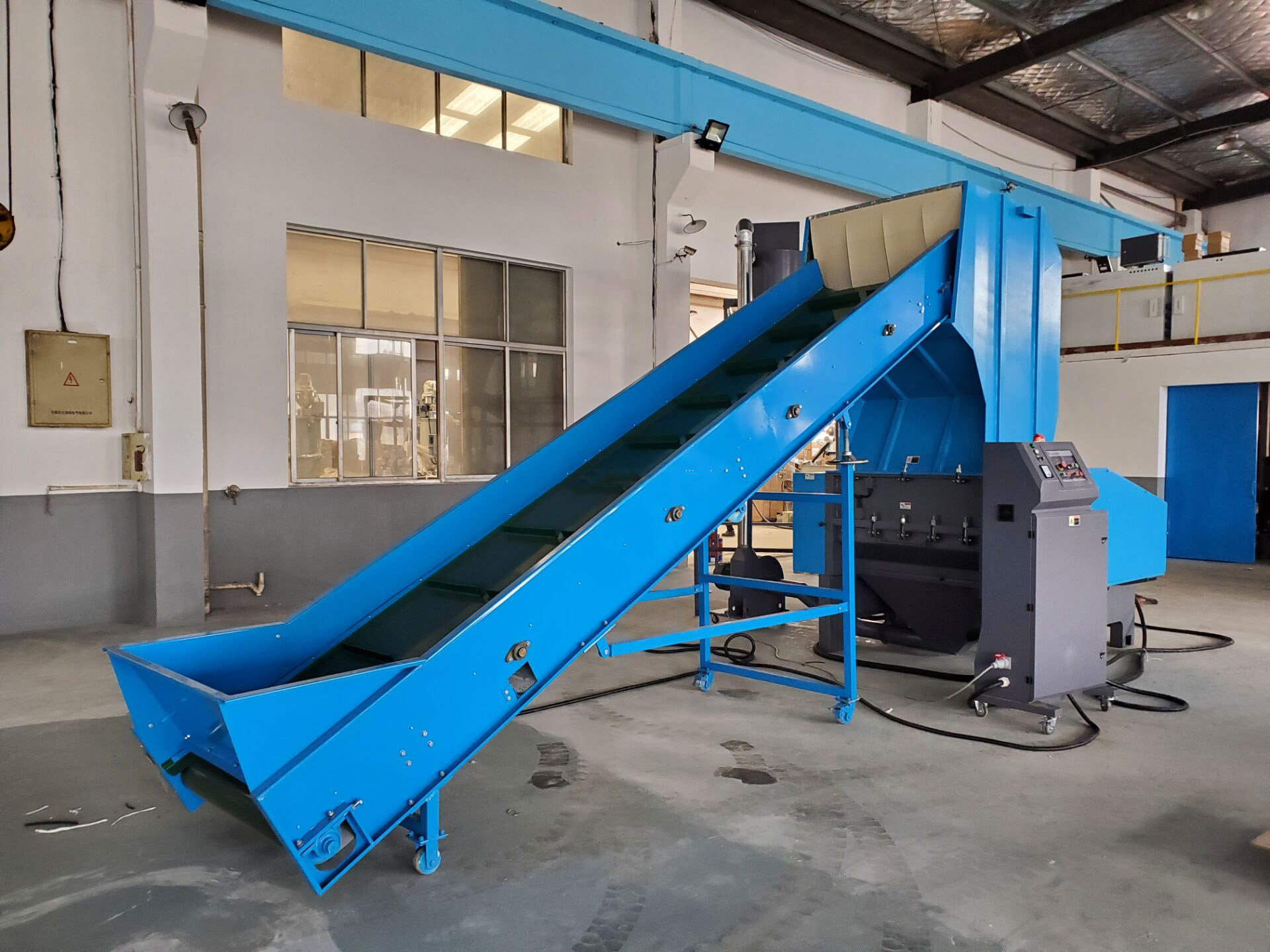 Najviši radni vremenski period i najprofitabilniji s našom jakom brušilicom rotacijskog noža