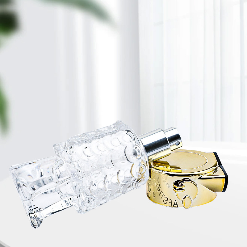 הפרכו את תהליך העניבה של השיער שלכם עם בקבוקי שampoo למילוי חוזר