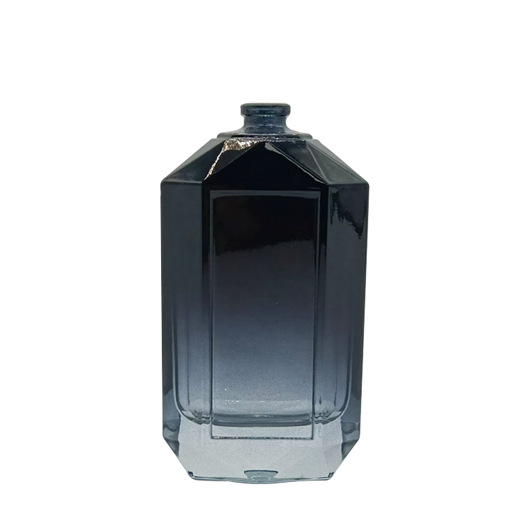 Kalite ve Estetik Heyecanını Teslim Eden Beyaz Şampuan Kutuları