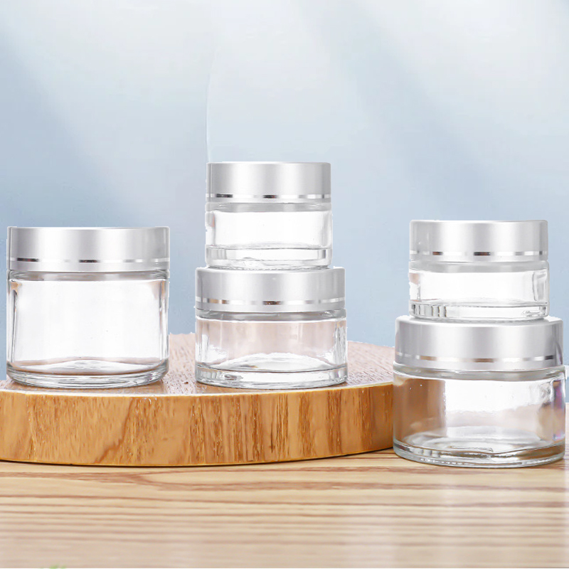 המוצר הקוסמטי העיקר שלך להאירה מושלמת של העור!