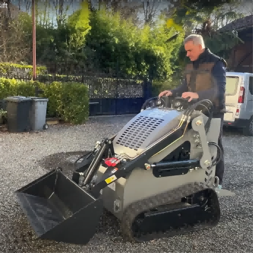Večfunkcijski skid steer loader, omejena časovna ponudba